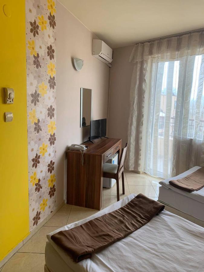 Семеен хотел Брилянс - Family Hotel Brilliance Варна Экстерьер фото